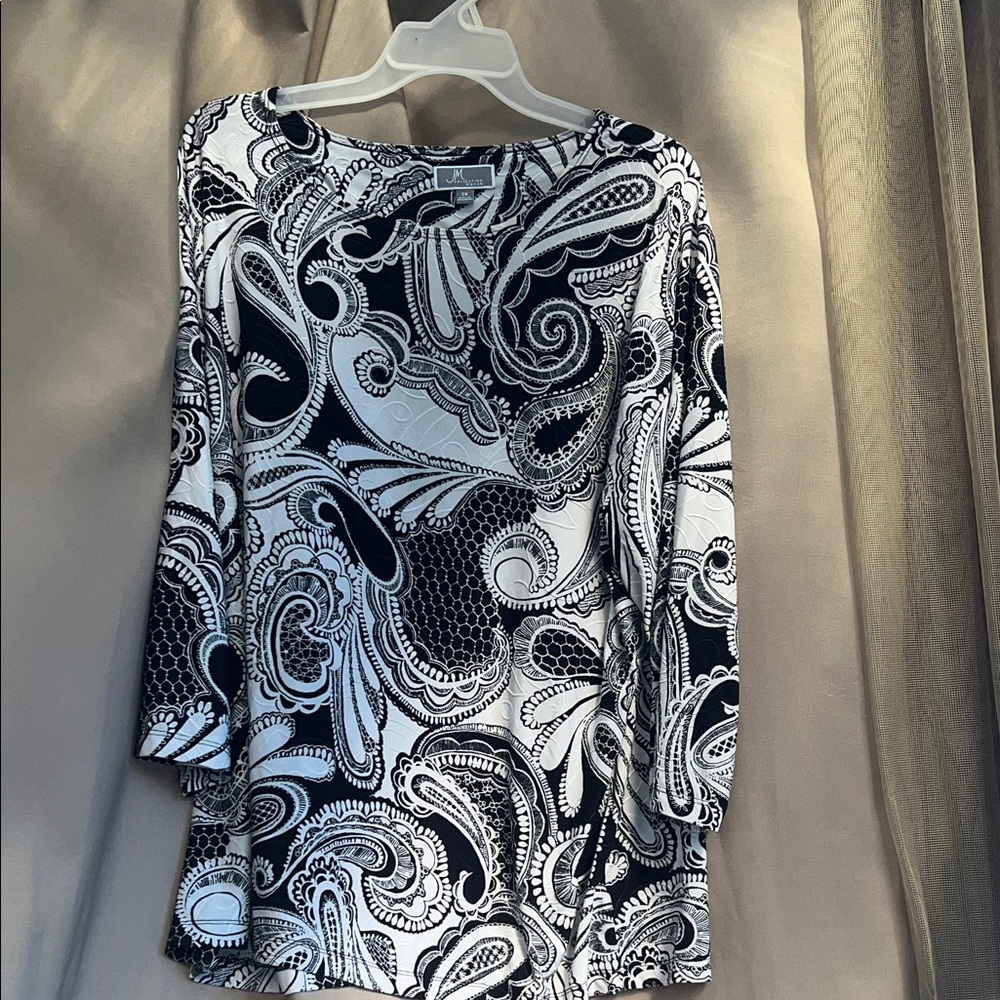 **3 for $6** JM Collection Black and White Paisley Blouse